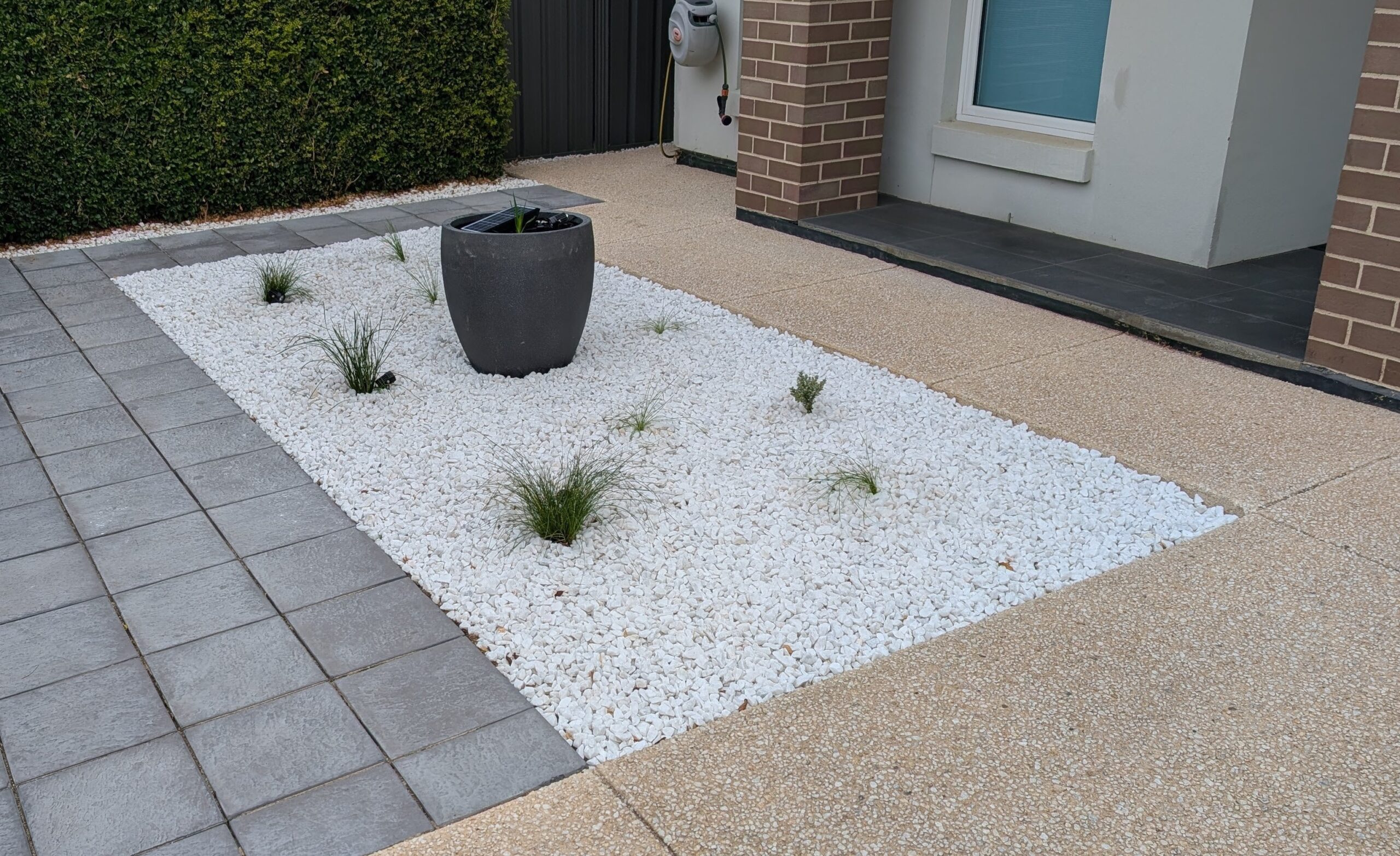 06 - Front Garden - After
